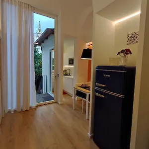 https://dania-apartment.taorminaitalyhotels.com